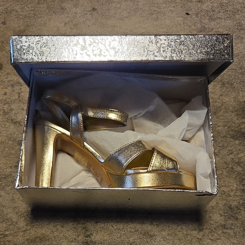 Funky And Fun Retro Gold Heels